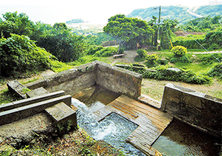 垣花樋川