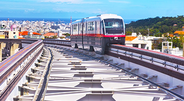 空港からゆいレールに乗る